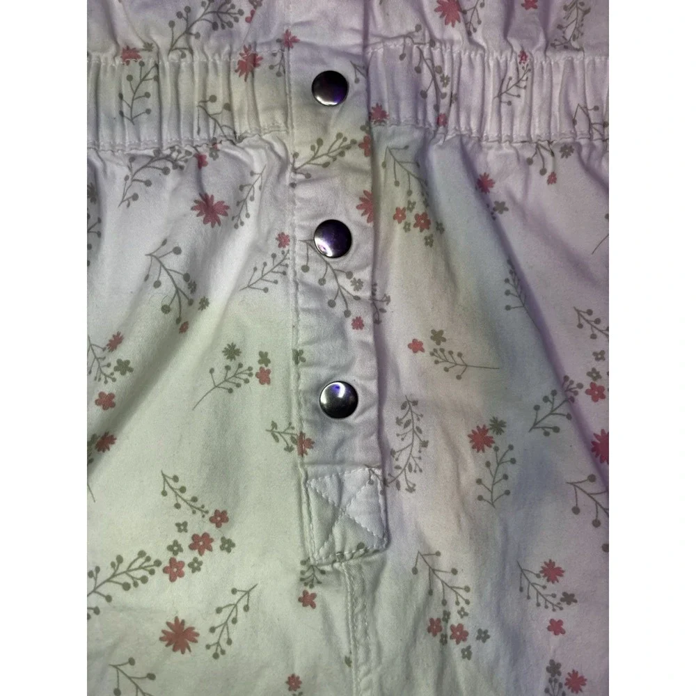 Celebrity Pink Coveralls Womens XXL White Romper Ditzy Floral Shorts Jumpsuit - Picture 2 of 8